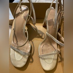 Size 9, mix.no6 brand sand gold heels